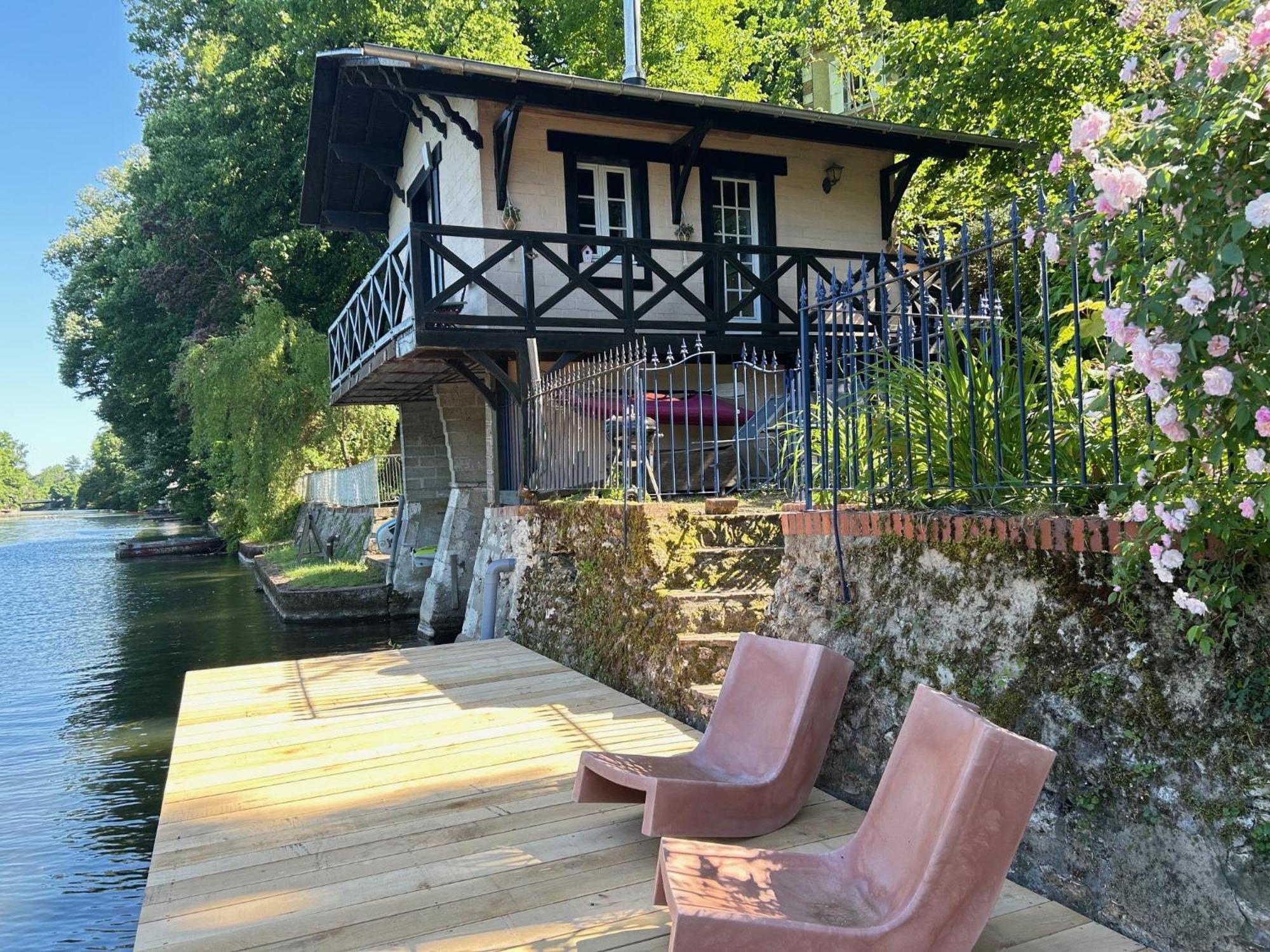 Le Chalet Bucolique Au Bord De L'Eau Ολιβέ Εξωτερικό φωτογραφία